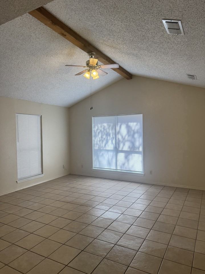 405 Whitetail Drive A - Photo 2 of 14