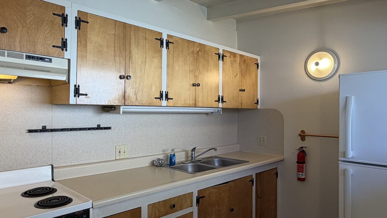 116 H Street - Photo 5 of 20