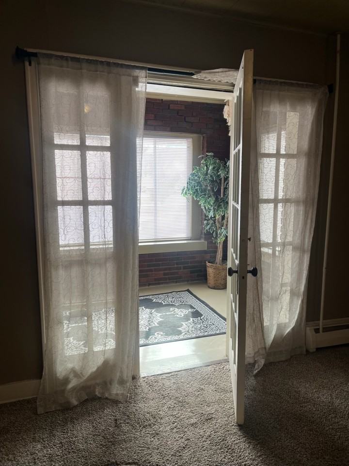 915 Southwest Tyler Street - Photo 2 of 8