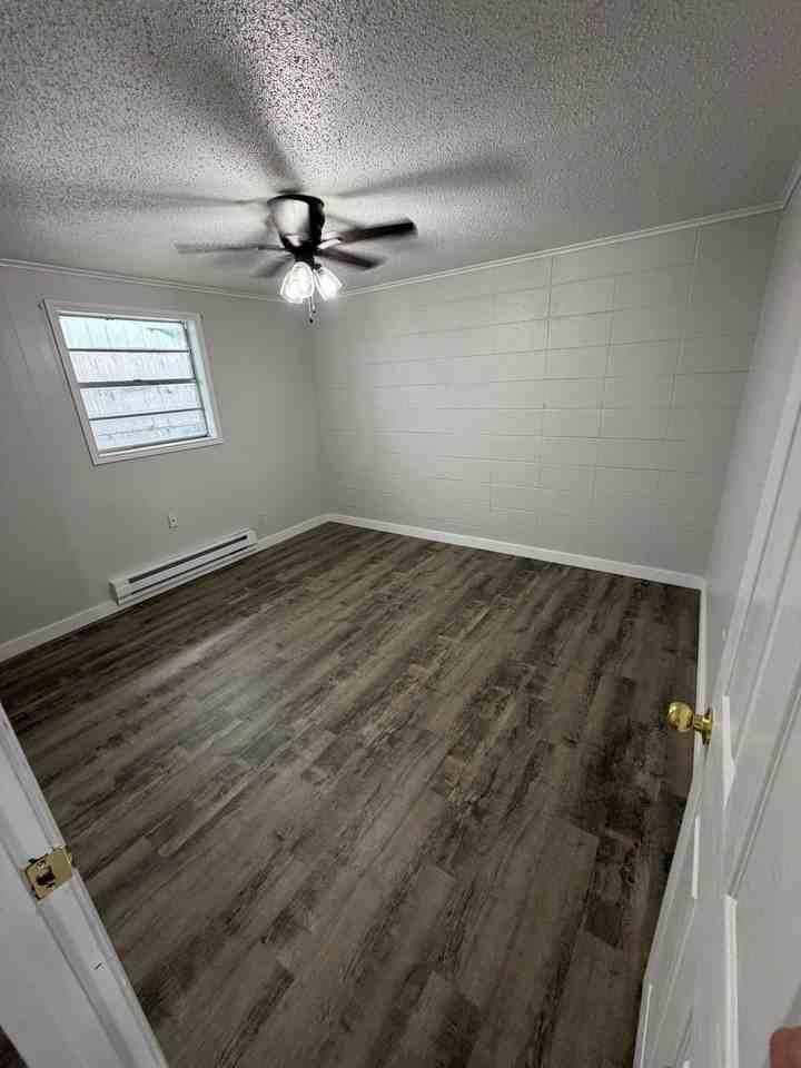 100 Georgia Place Apartments - Photo 5 of 9