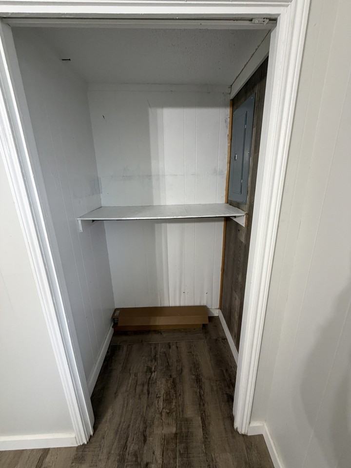 100 Georgia Place Apartments - Photo 6 of 9