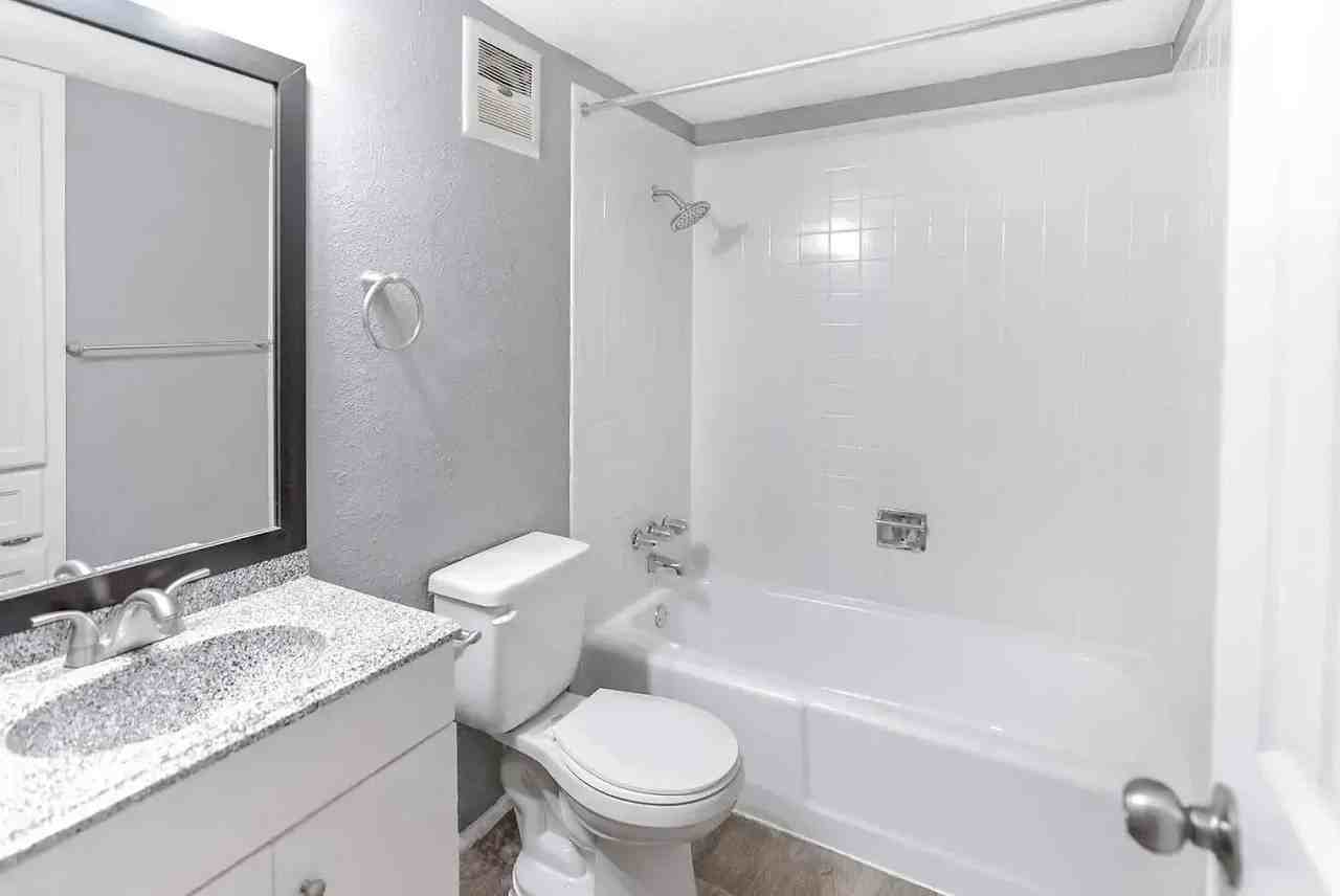 Bella Vida - Photo 7 of 14