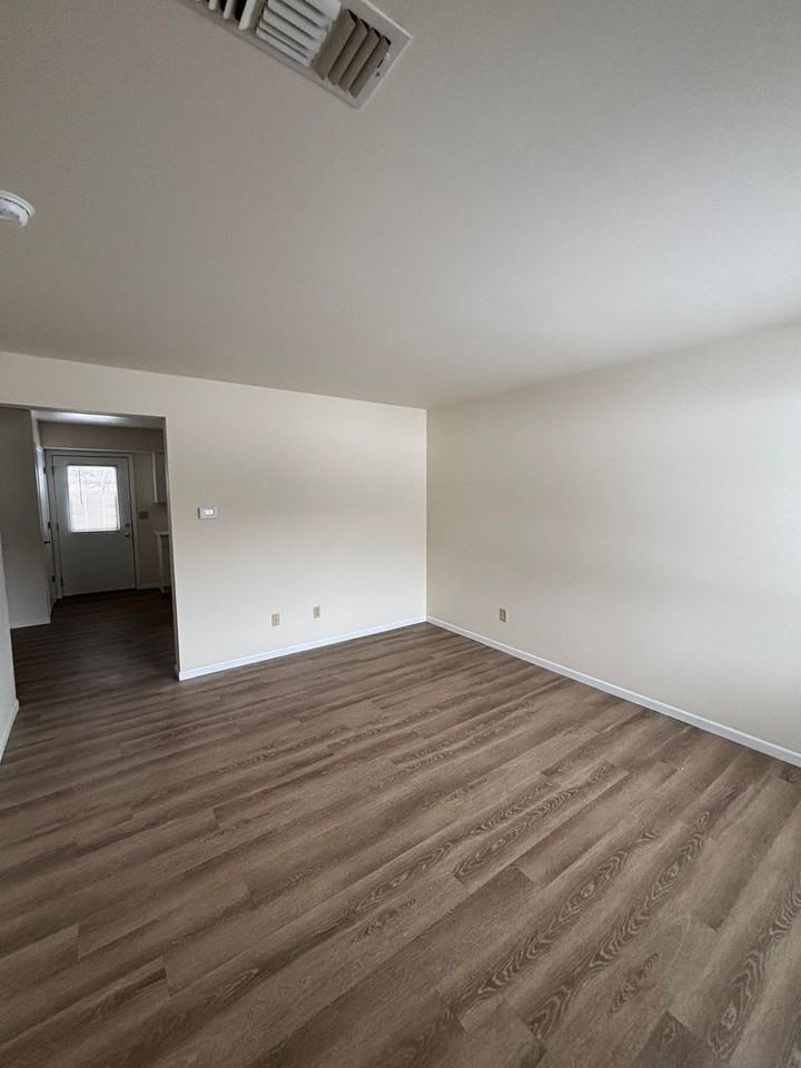 Pine Meadow Townhomes - Photo 7 of 15