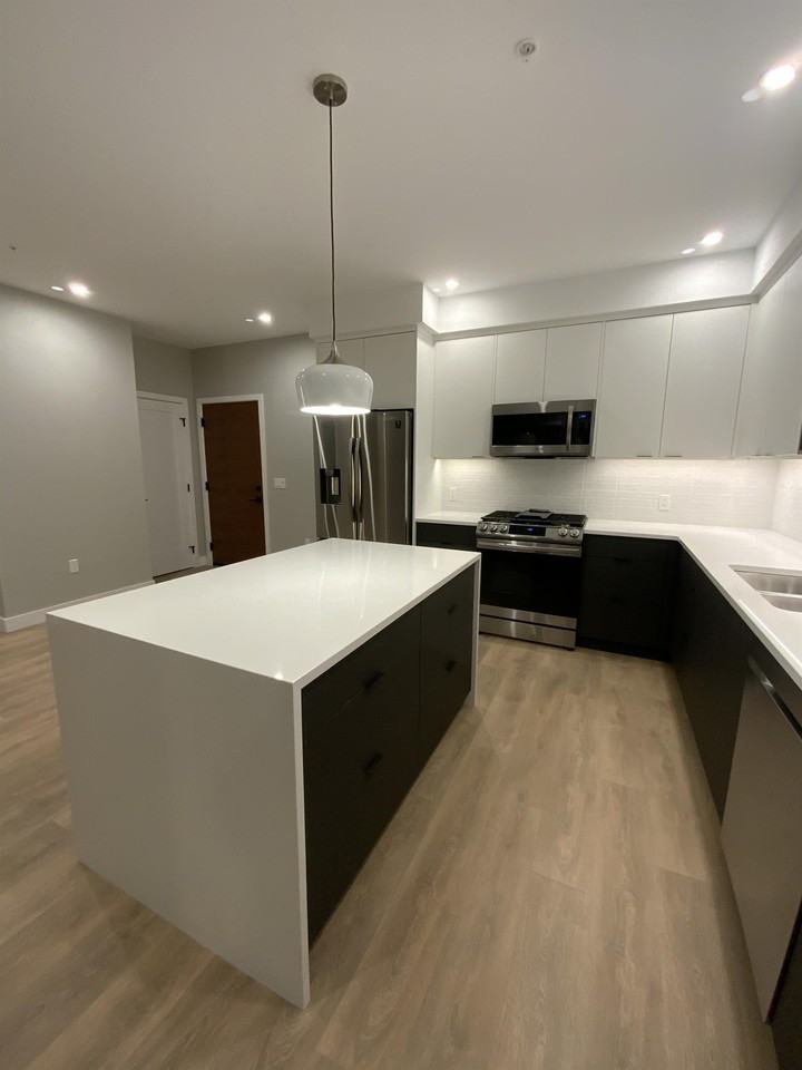 967 Whirlaway Cres #1 - Photo 5 of 13