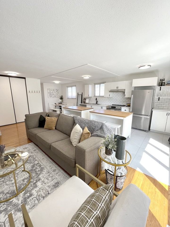 87 Locheed Dr - Photo 3 of 17