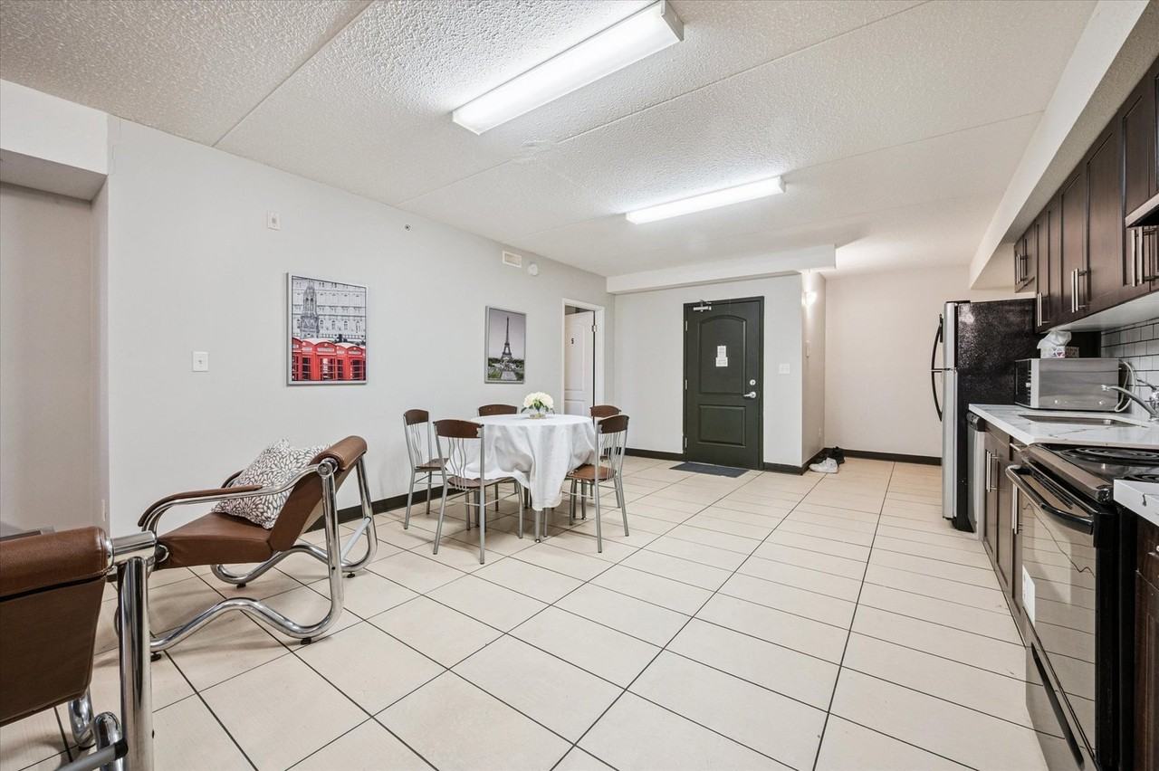 110 University Ave W - Photo 3 of 21