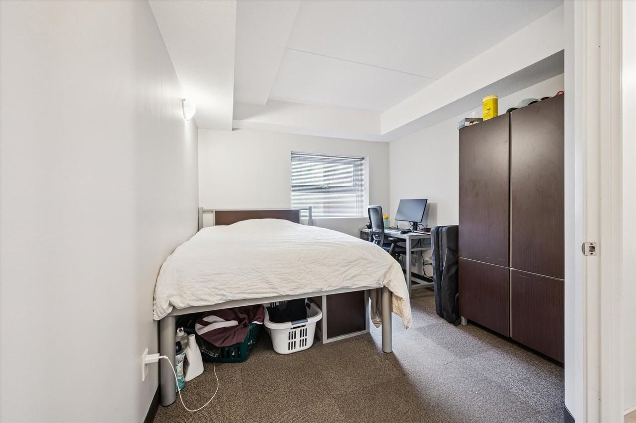 110 University Ave W - Photo 6 of 21