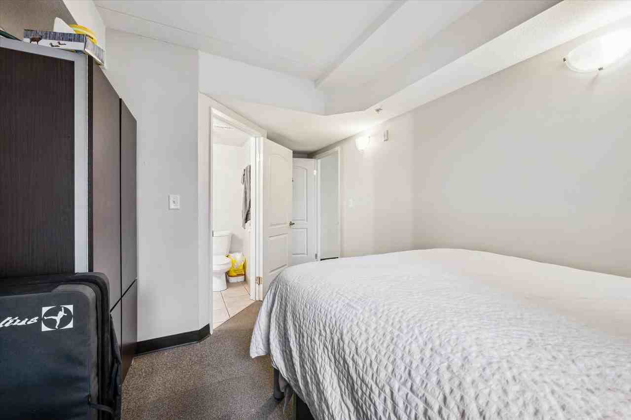 110 University Ave W - Photo 7 of 21