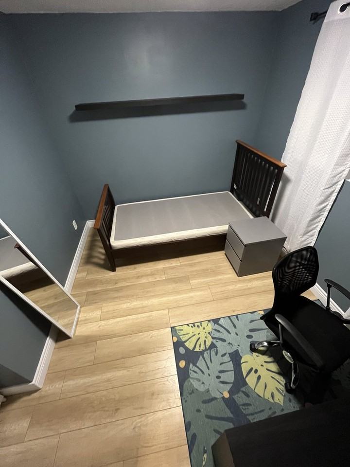 221 Harvard Pl - Photo 2 of 8