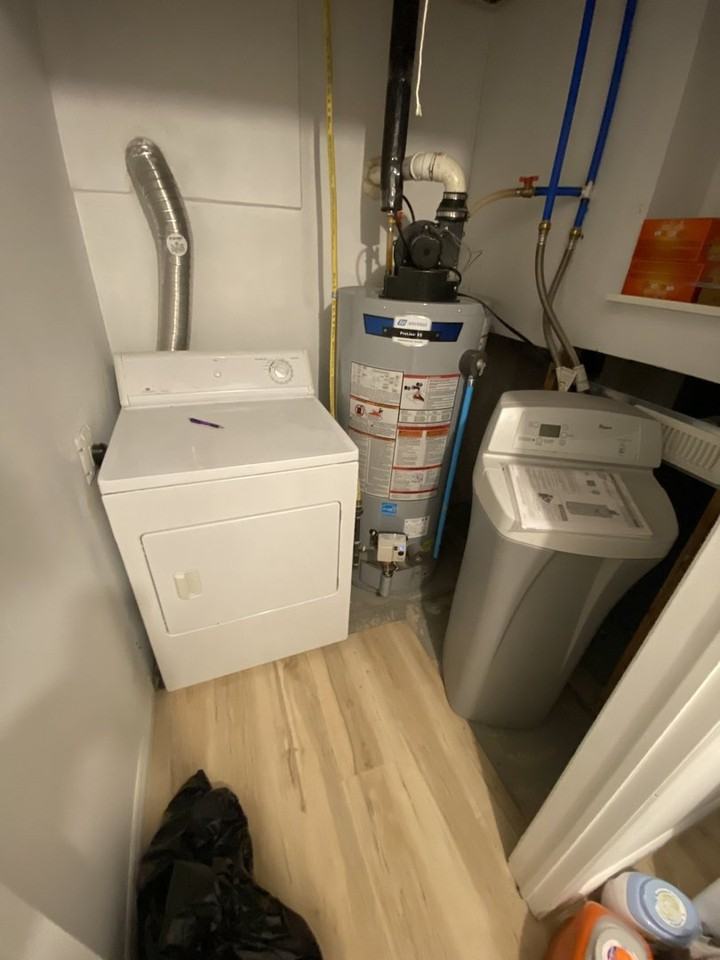 221 Harvard Pl - Photo 7 of 8