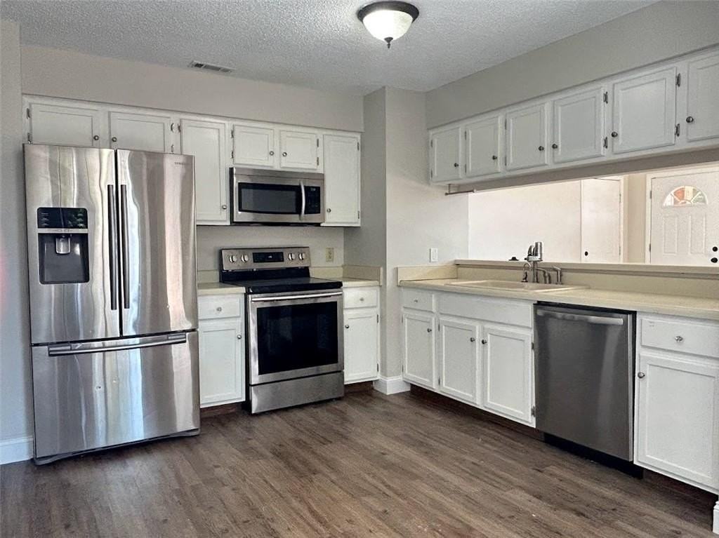 4052 N Abington Ct - Photo 2 of 14