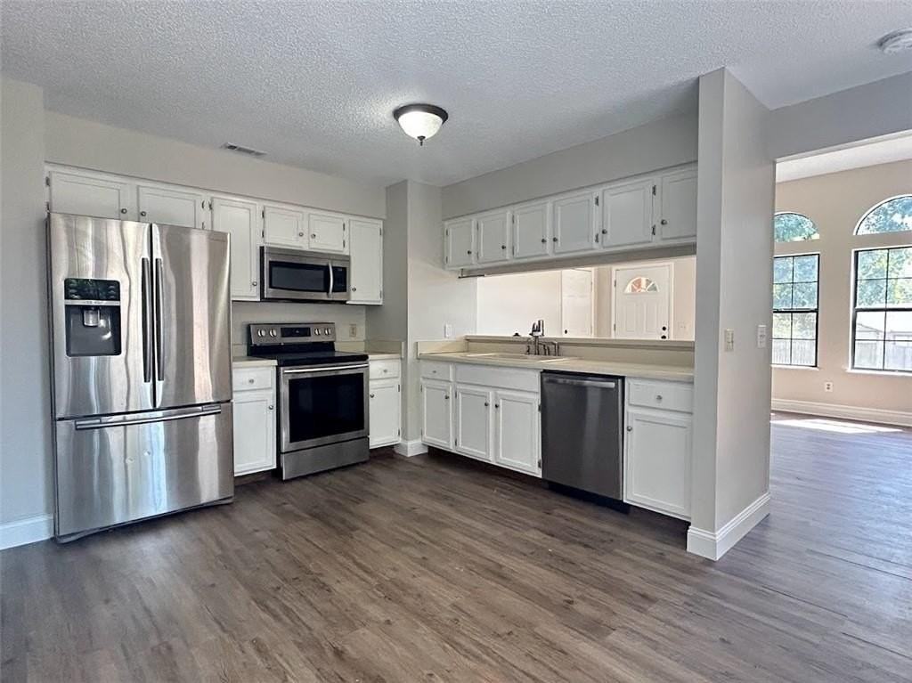 4052 N Abington Ct - Photo 3 of 14