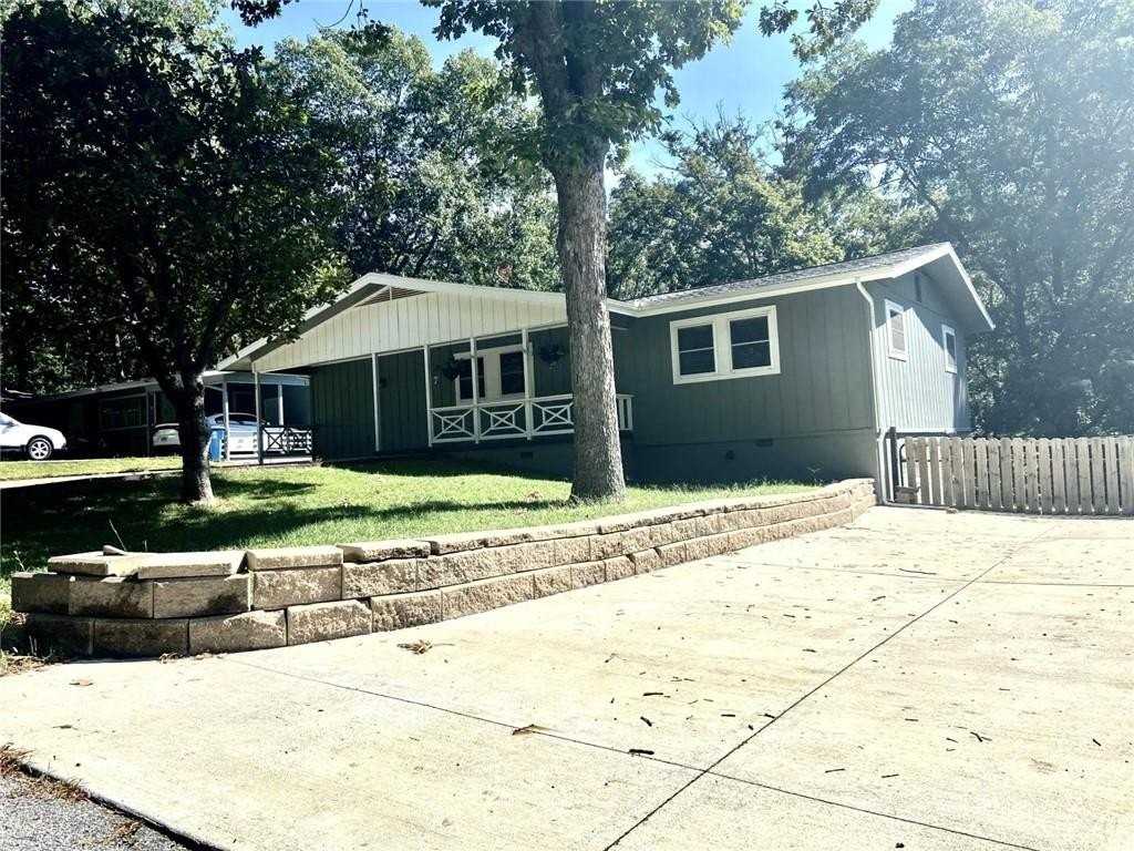 7 Evesham Ln - Photo 3 of 18