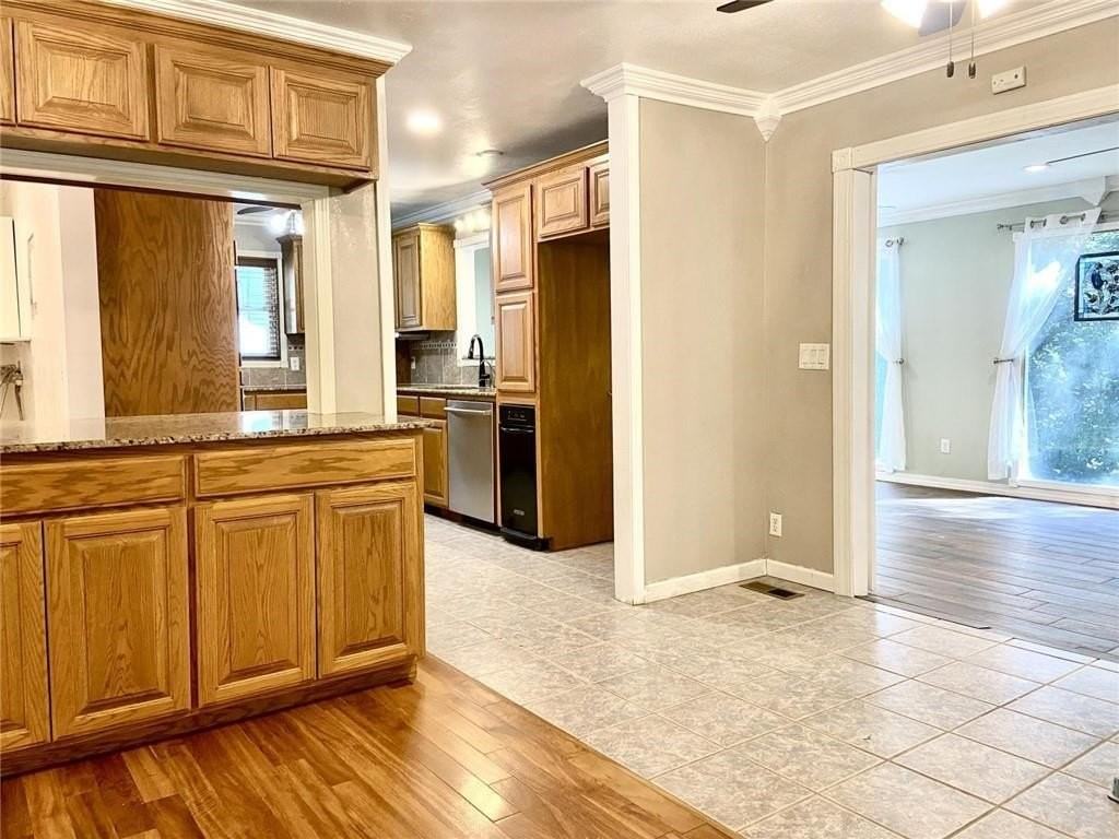 7 Evesham Ln - Photo 4 of 18