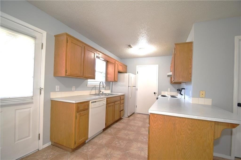 12 Burnett Cir - Photo 3 of 13