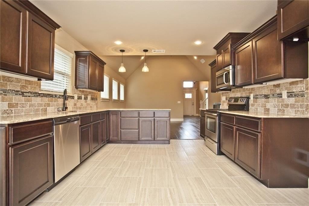 3210 Sw Stonepoint Ave - Photo 3 of 30