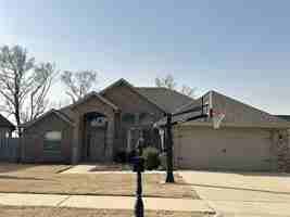 featured image of 910 Sunset Ln