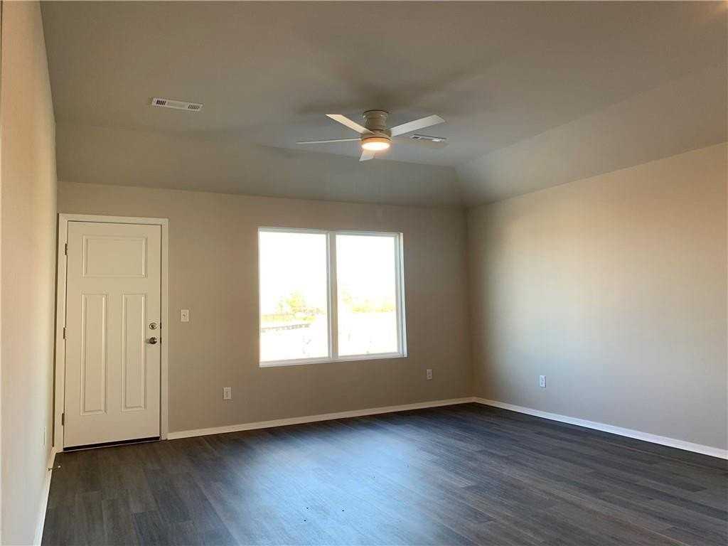 2525 E Fox Meadow St - Photo 2 of 14