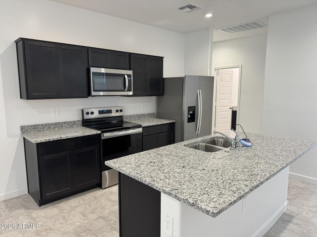 9007 S Palo Verde Dr - Photo 2 of 14