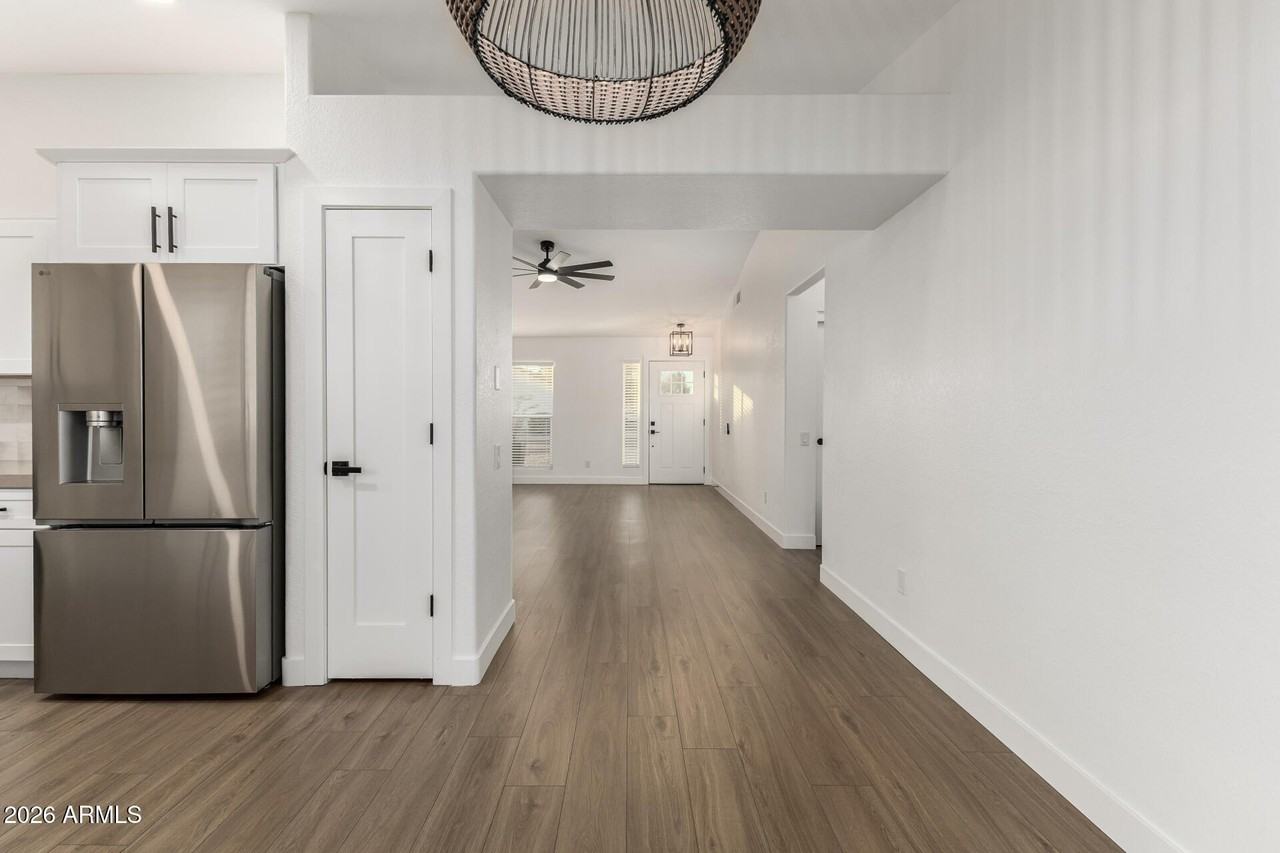 705 S Monterey St - Photo 6 of 20