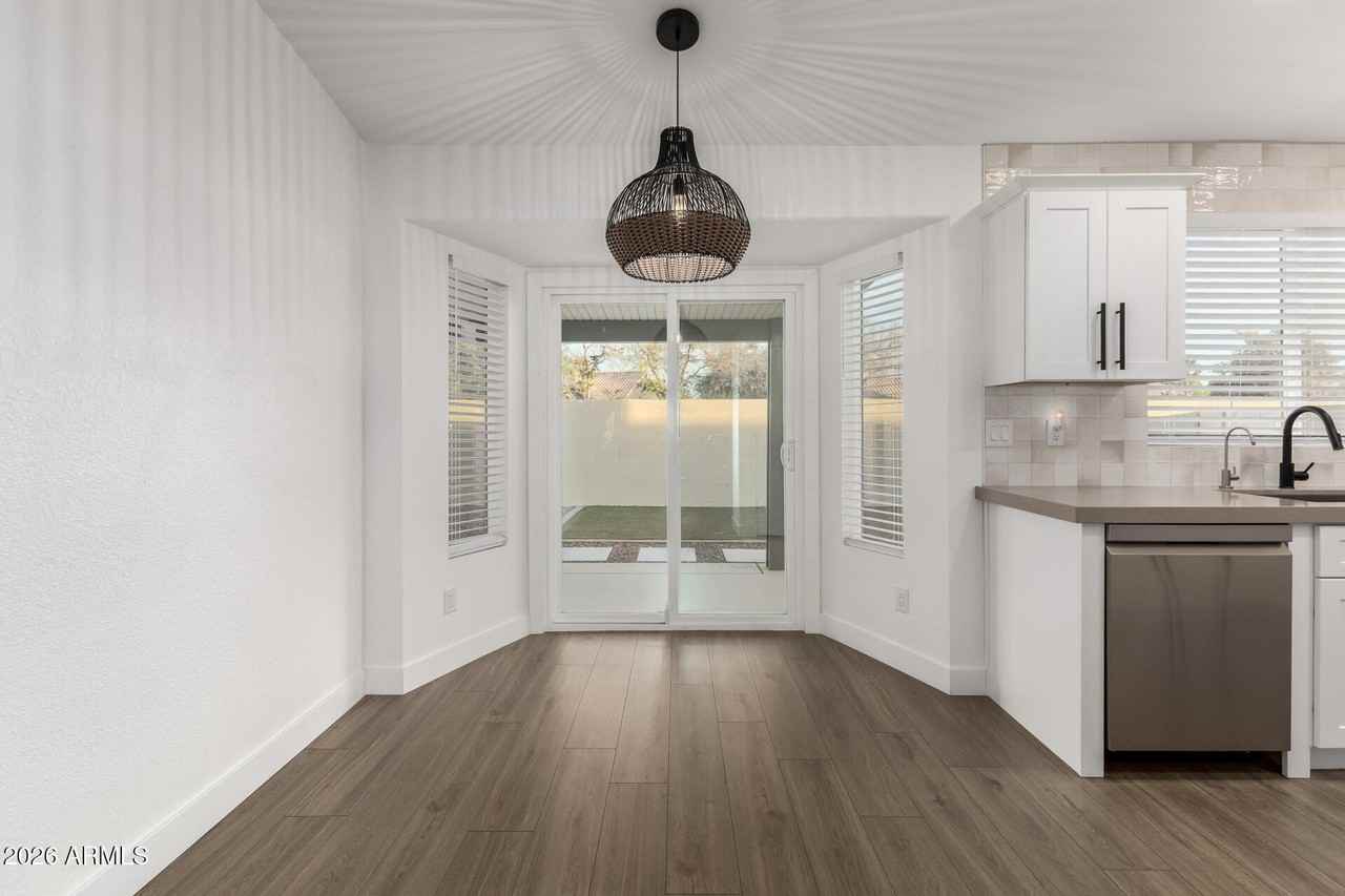 705 S Monterey St - Photo 7 of 20