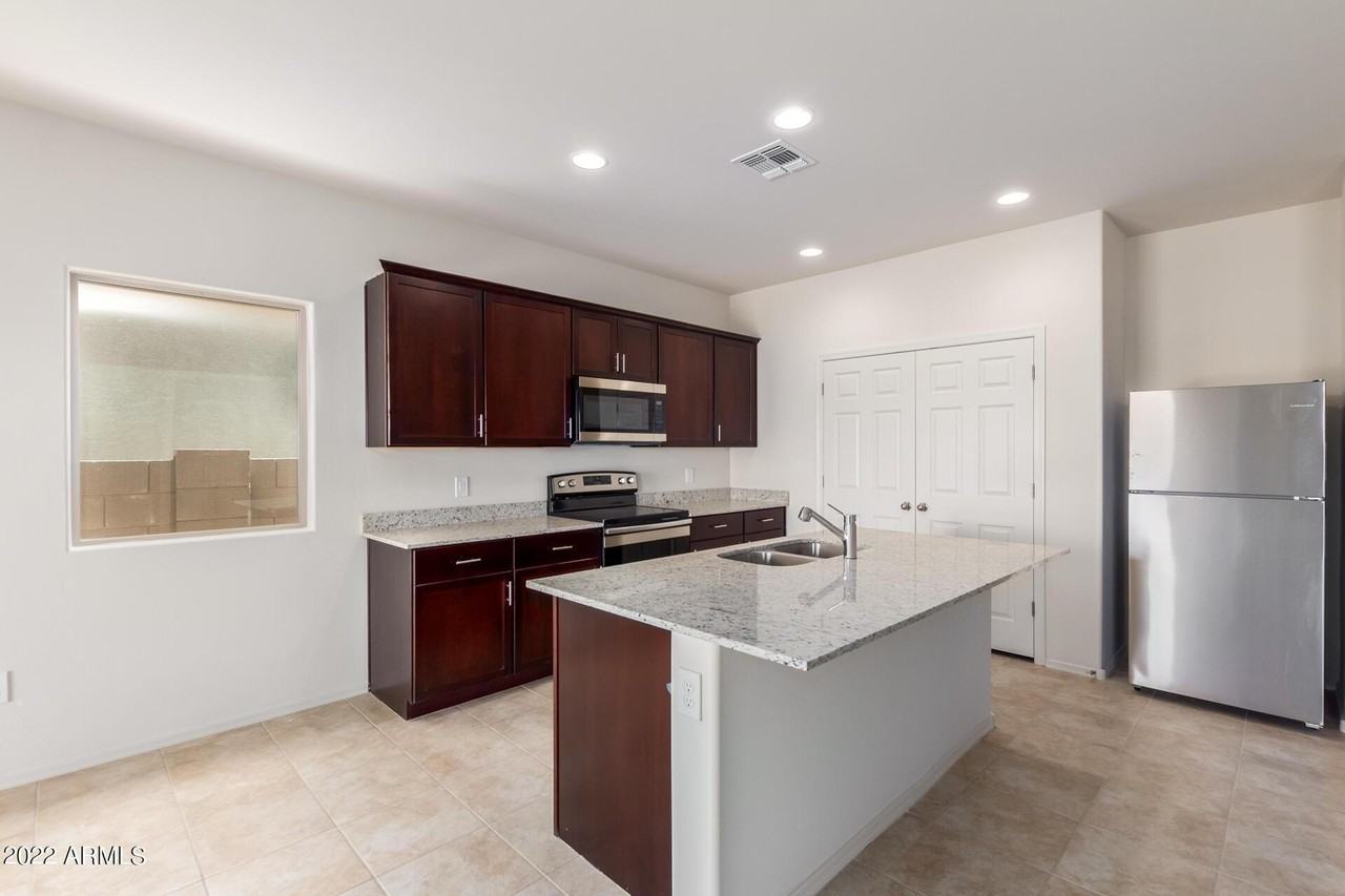 10926 W Whitton St - Photo 7 of 23