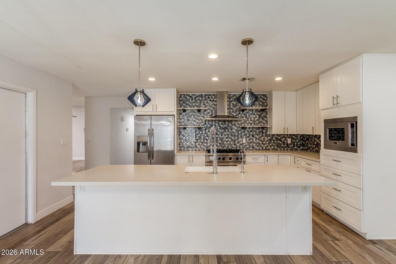 1829 W Orchid Ln - Photo 3 of 25