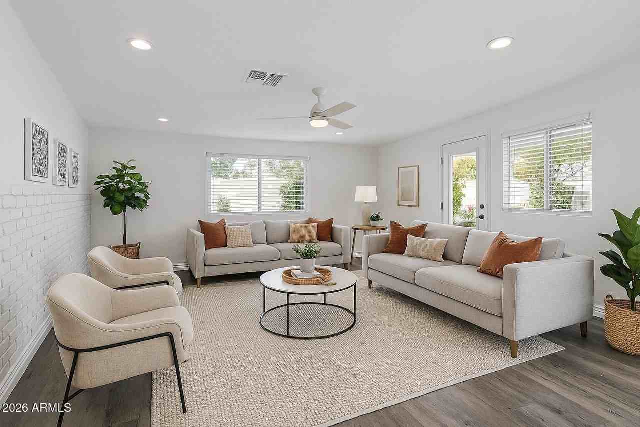 424 E Fillmore St - Photo 3 of 20