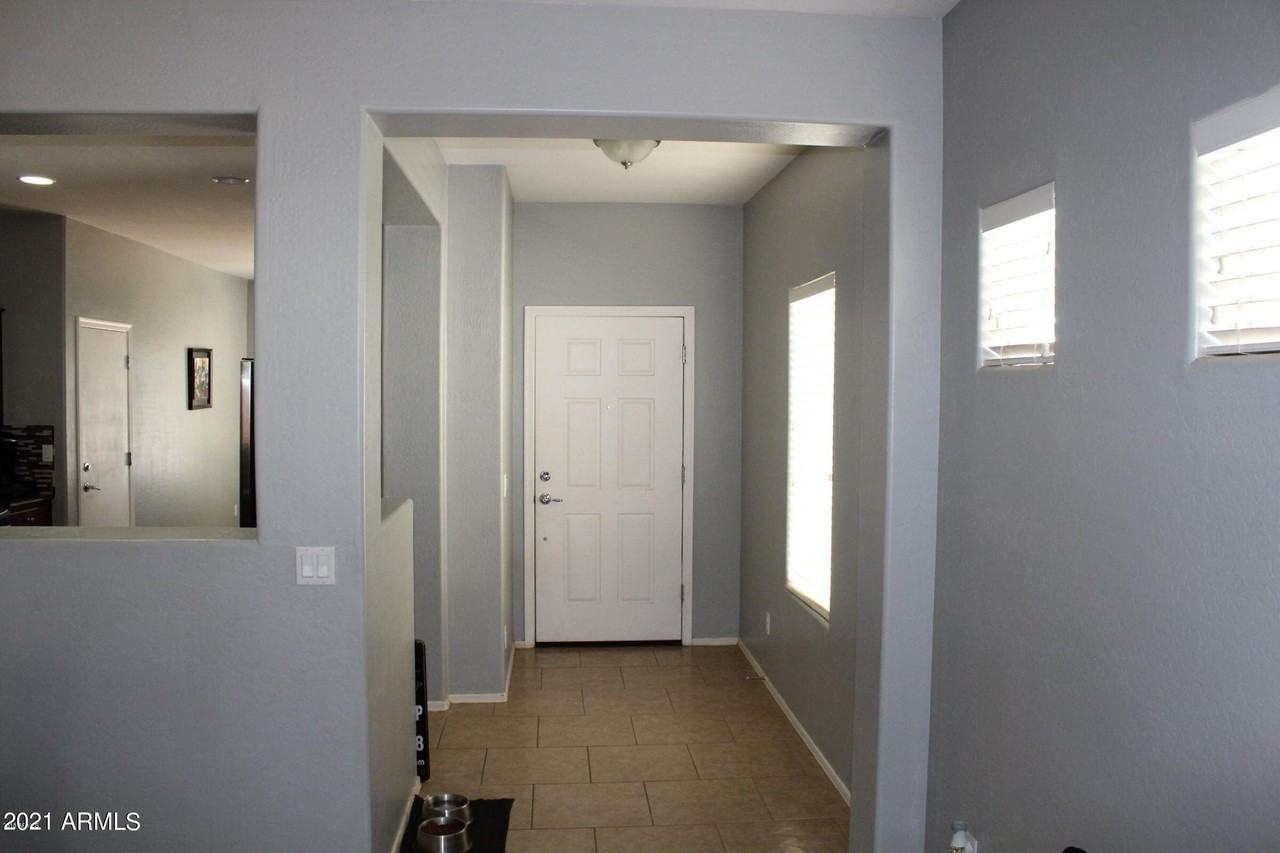 399 E Goldmine Ct - Photo 7 of 18