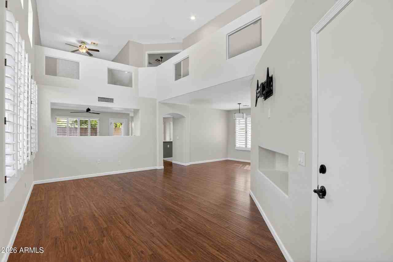 17417 N 16th Pl - Photo 4 of 41