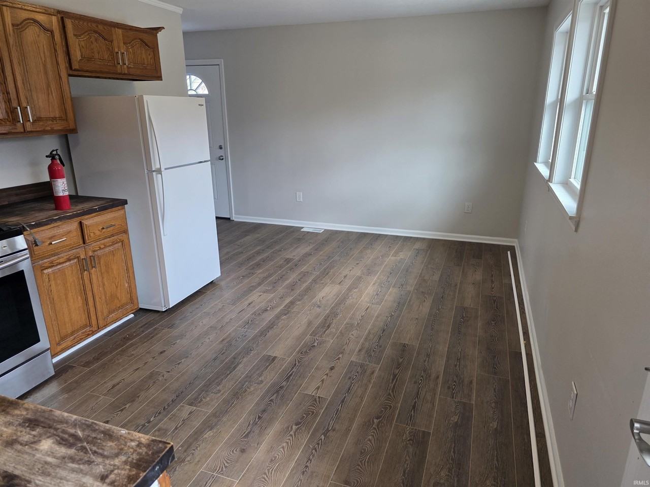 1523 W 8th St - Photo 3 of 12