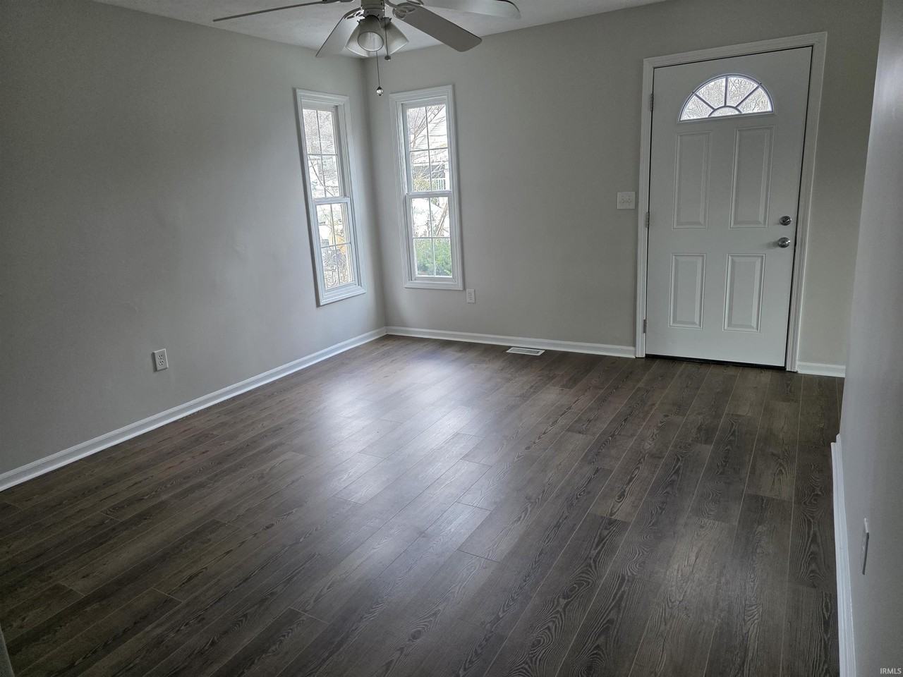 1523 W 8th St - Photo 5 of 12