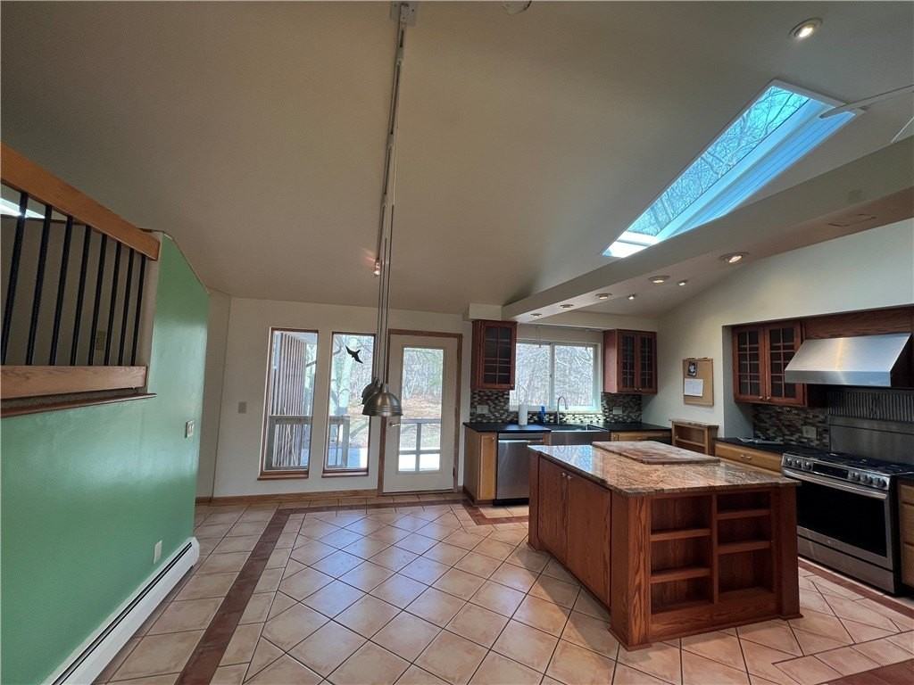 340 Campbell Rd - Photo 5 of 38