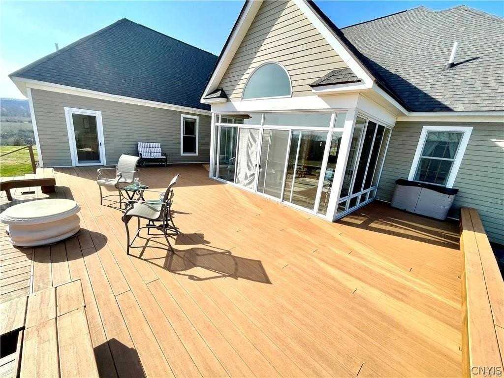 1018 W State Rd - Photo 2 of 35