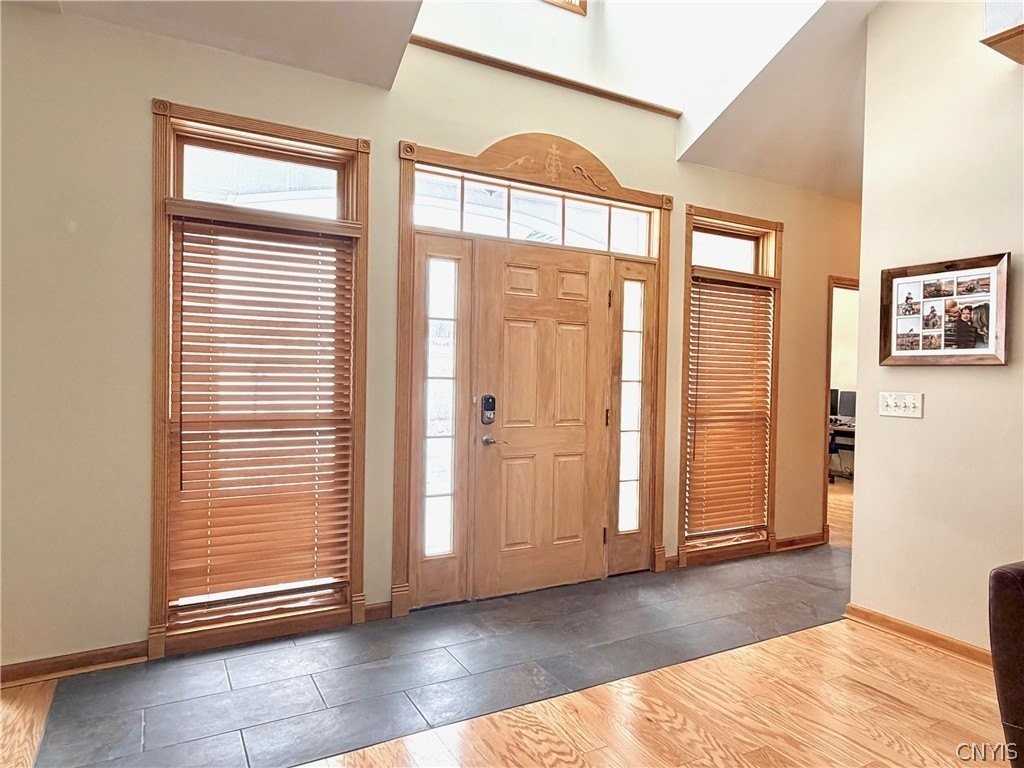 1018 W State Rd - Photo 5 of 35