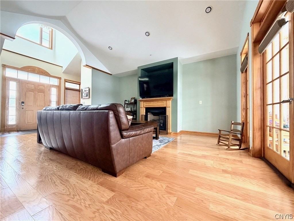 1018 W State Rd - Photo 6 of 35