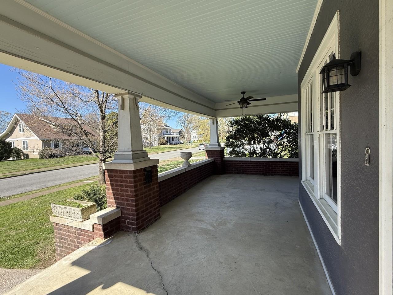 206 Eveningside Dr - Photo 4 of 36