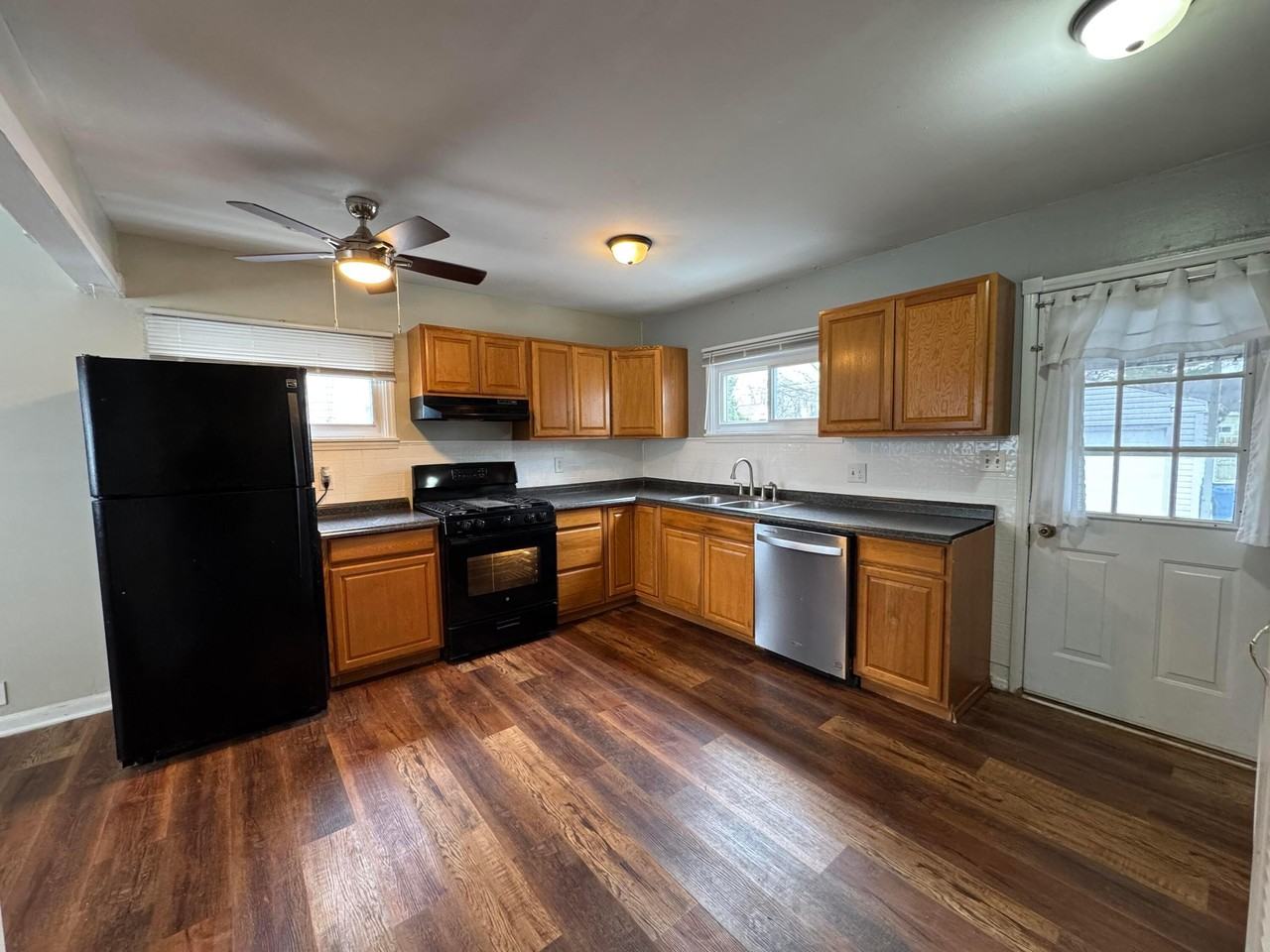 4105 Elbern Ave - Photo 7 of 20