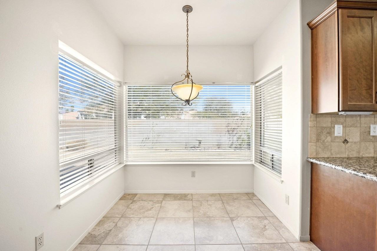 40180 Eastwood Ln - Photo 6 of 21