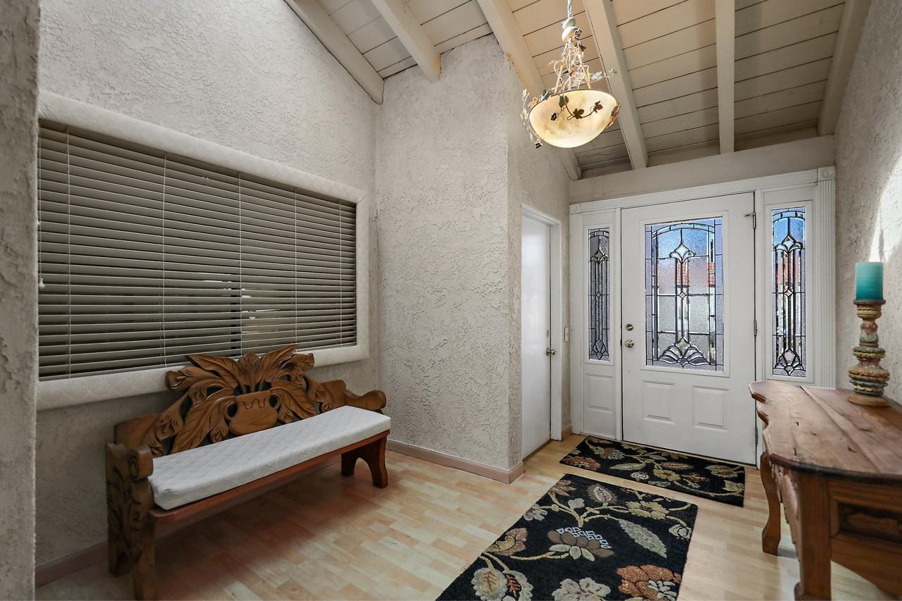 38960 Kilimanjaro Dr - Photo 6 of 45