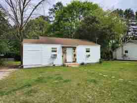 215 Camellia Cir - Photo 1 of 1