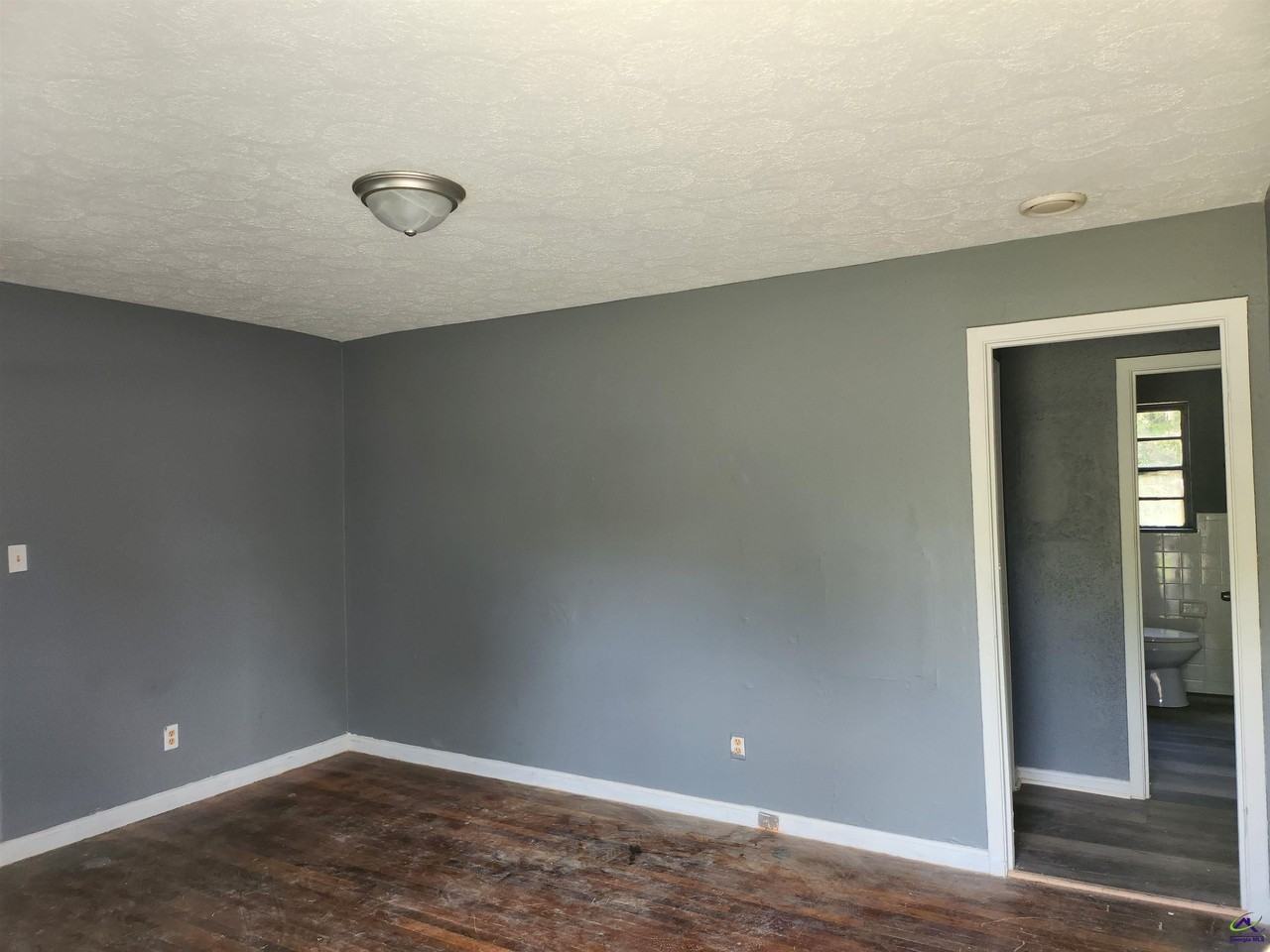 215 Camellia Cir - Photo 7 of 11