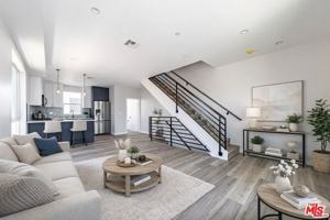 featured image of 6700 Balboa Blvd Unit 2