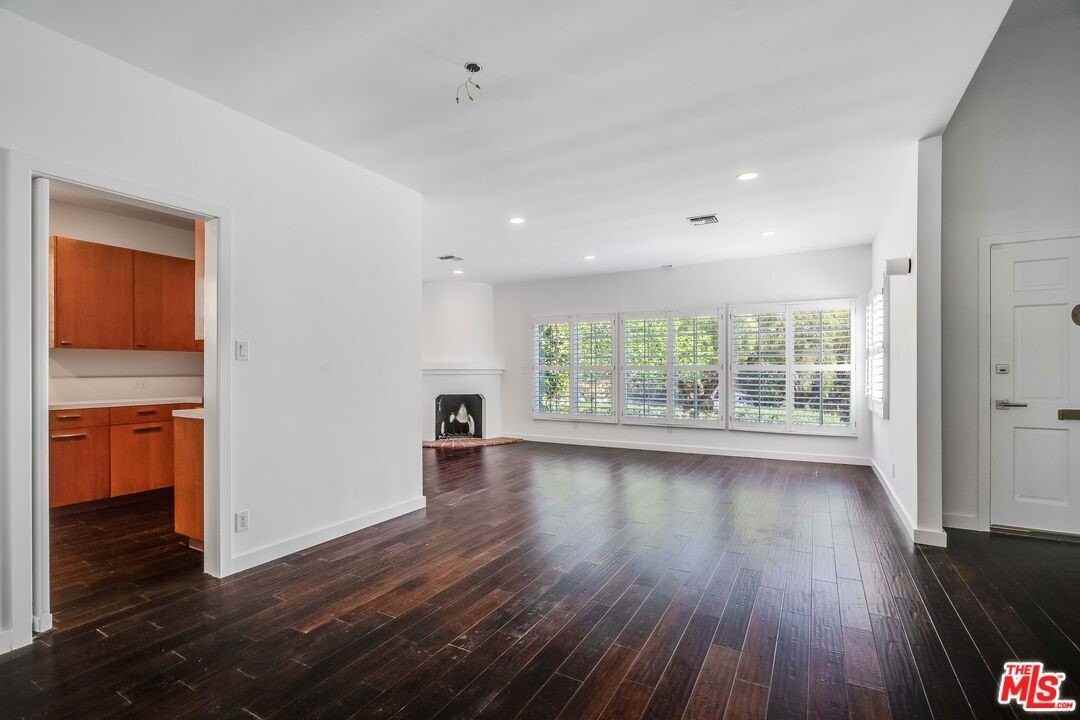 741 Chautauqua Blvd - Photo 5 of 30