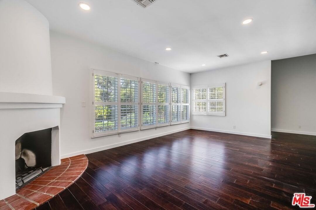 741 Chautauqua Blvd - Photo 7 of 30