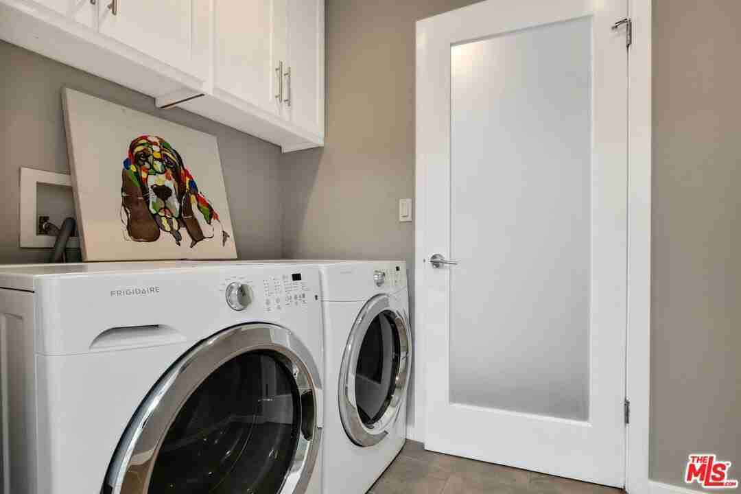 809 N West Knoll Dr - Photo 7 of 10