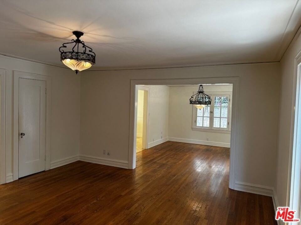 2044 2046 N Highland Ave - Photo 5 of 20