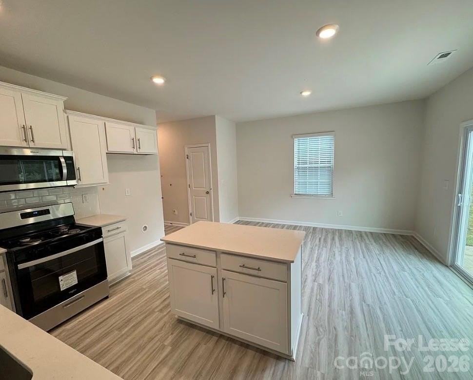 1830 Vanderlyn St - Photo 7 of 32