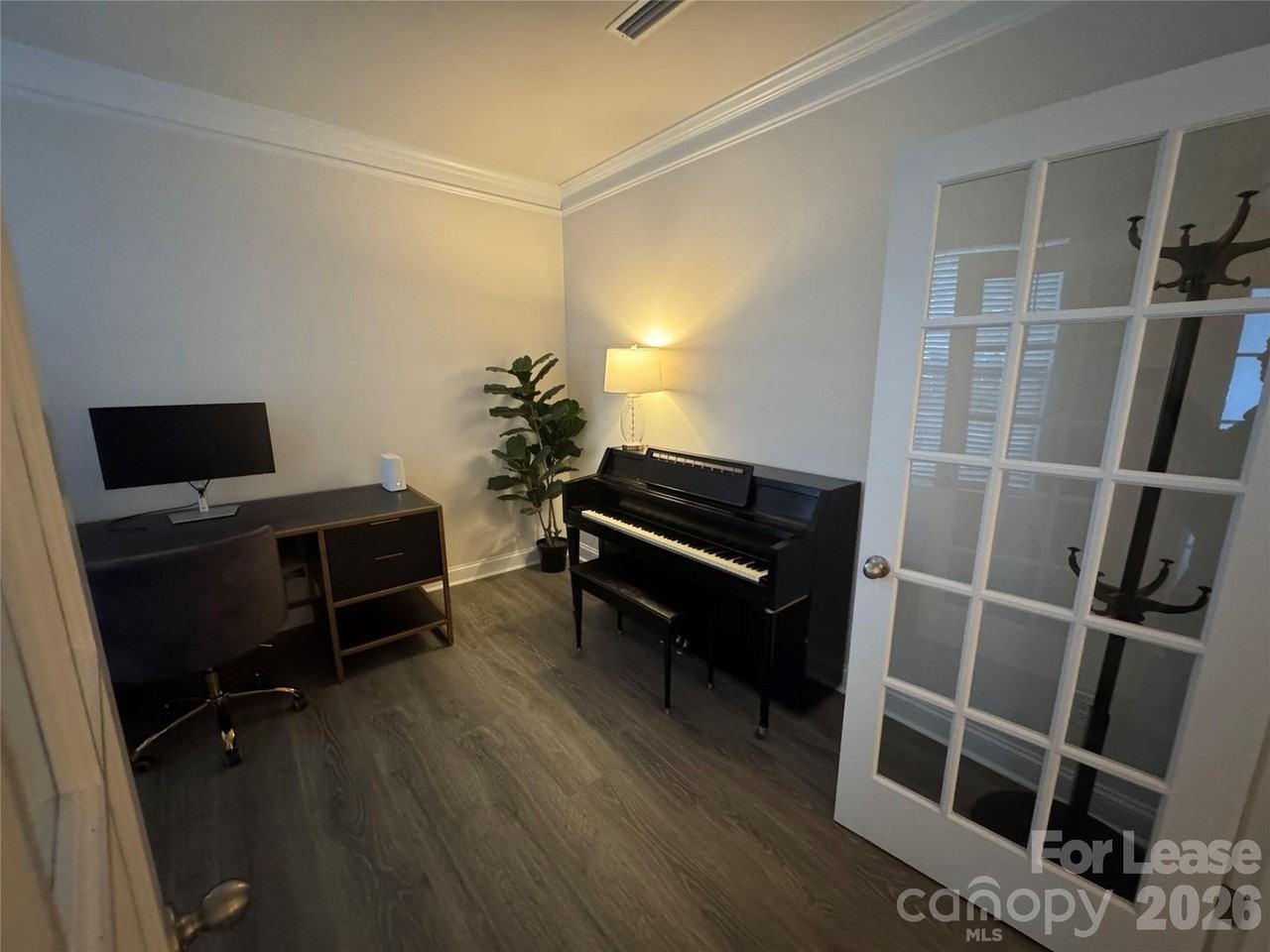 1058 Thoroughbred Dr - Photo 4 of 34