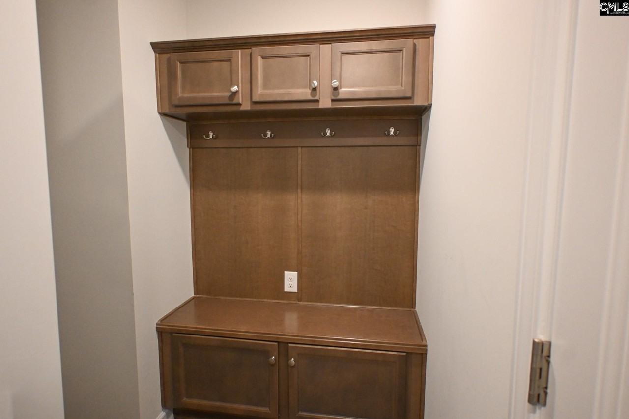 552 Kingfisher Ct - Photo 4 of 28